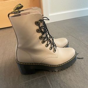 dr. Martens size 7 EUC